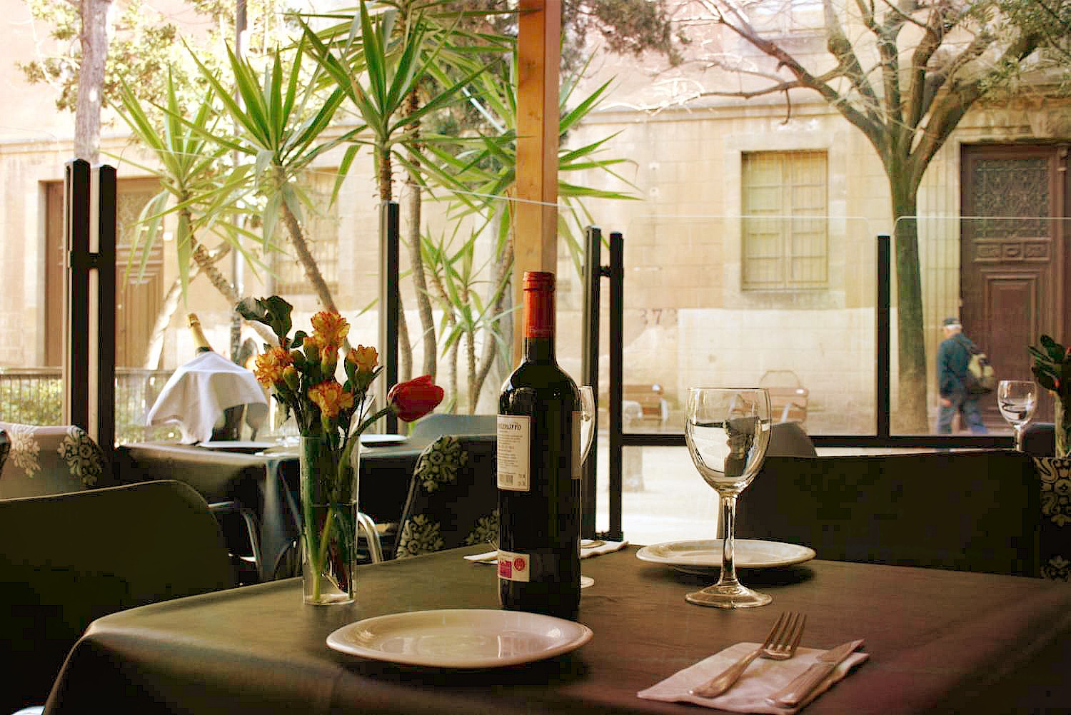 El Jardi El oasis bar del Raval — In and Out Barcelona