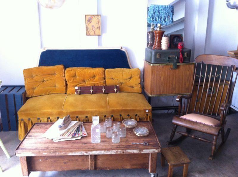 Meublé: Los muebles vintage de Gràcia | In & Out Barcelona