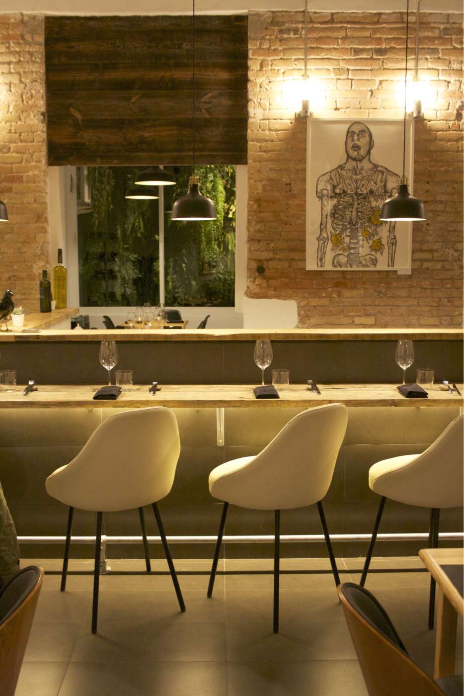 Mano Rota: un restaurante con barra — In and Out Barcelona